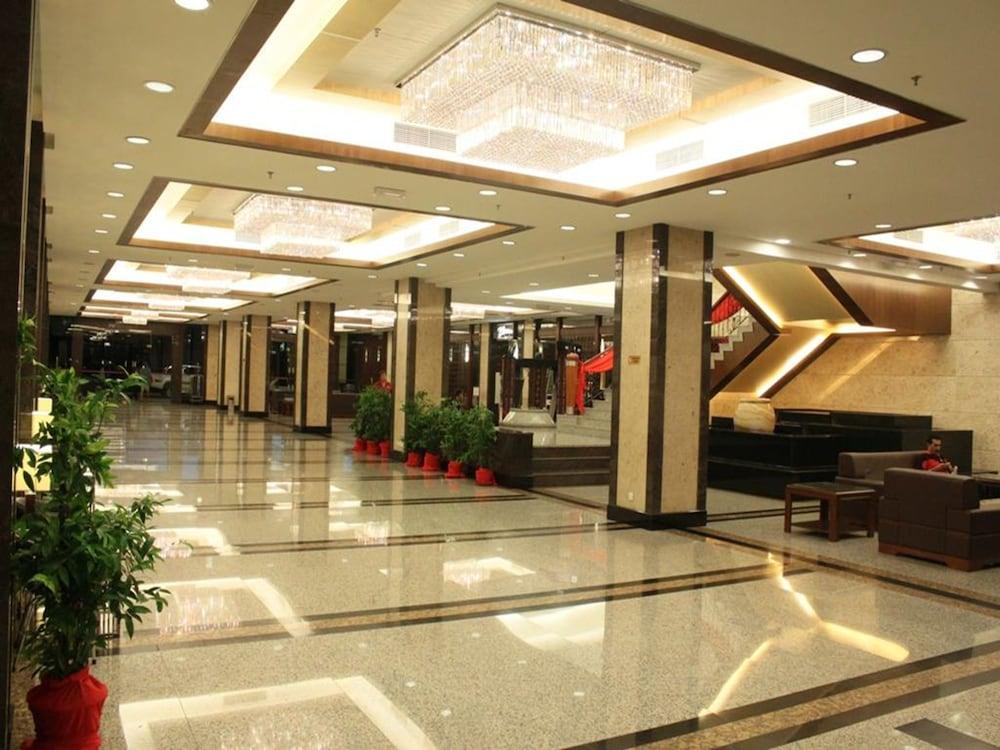 皇宫大酒店 米里 外观 照片