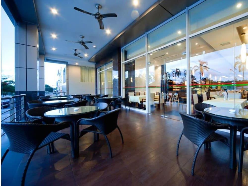 皇宫大酒店 米里 外观 照片