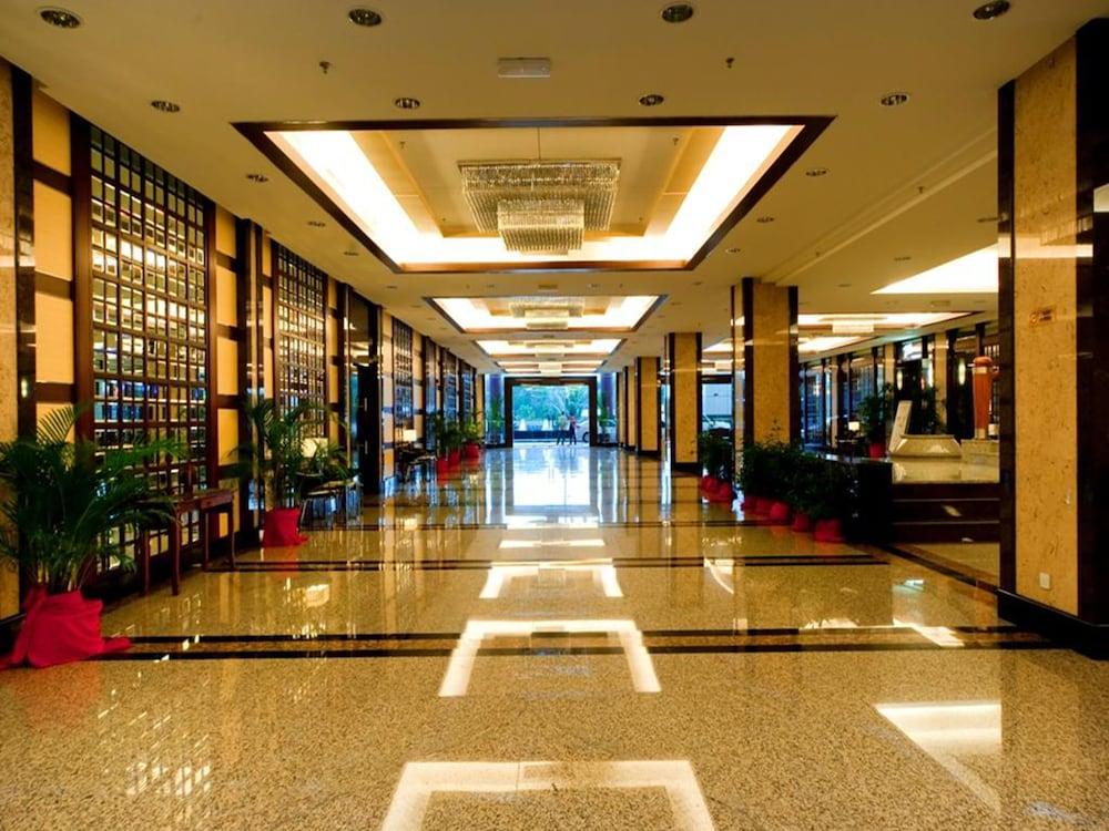皇宫大酒店 米里 外观 照片