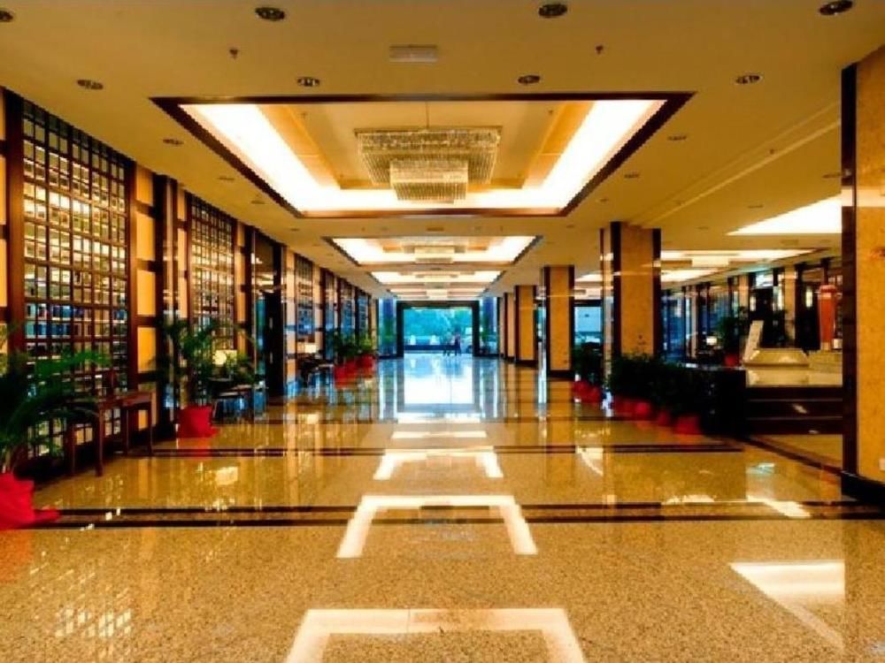 皇宫大酒店 米里 外观 照片